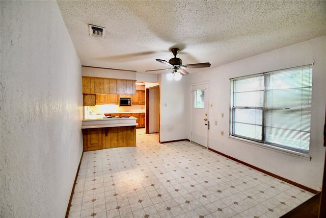 1314 W Water Street, Weatherford, TX 76086
