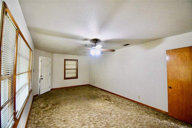1314 W Water Street, Weatherford, TX 76086