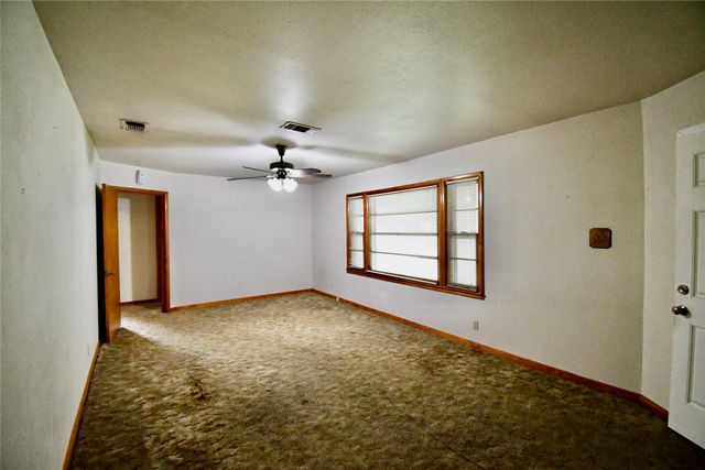 1314 W Water Street, Weatherford, TX 76086