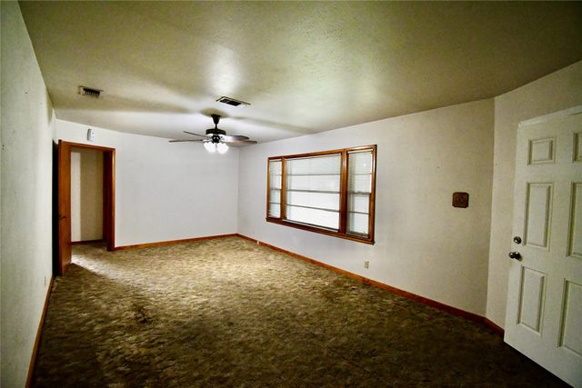1314 W Water Street, Weatherford, TX 76086