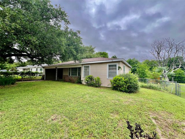 1314 W Water Street, Weatherford, TX 76086
