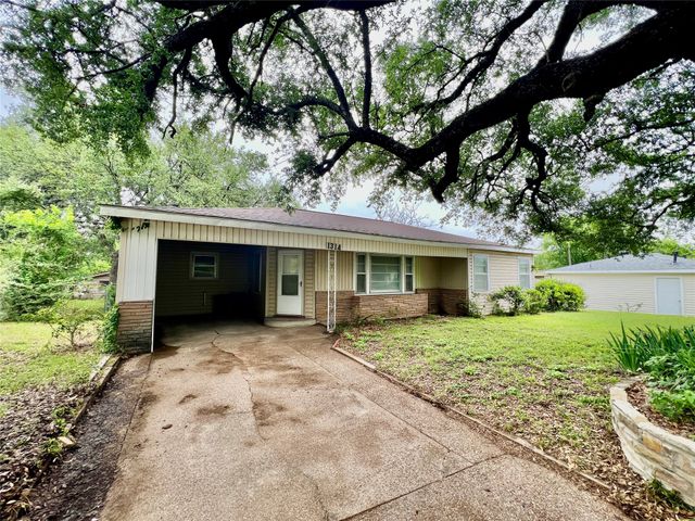 1314 W Water Street, Weatherford, TX 76086