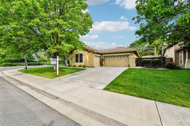 1040 Waterford Dr, West Sacramento, CA 95605