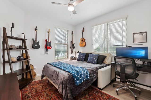 1040 Waterford Dr, West Sacramento, CA 95605