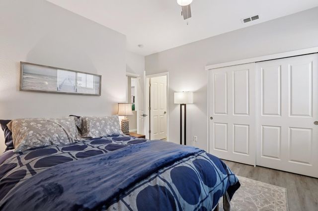 1040 Waterford Dr, West Sacramento, CA 95605