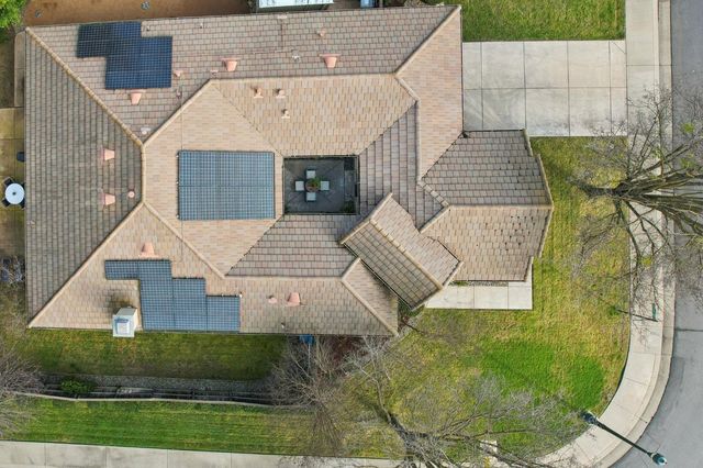 1040 Waterford Dr, West Sacramento, CA 95605