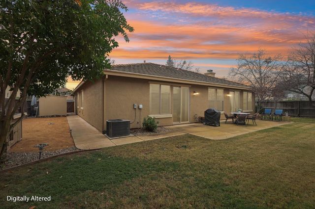 1040 Waterford Dr, West Sacramento, CA 95605