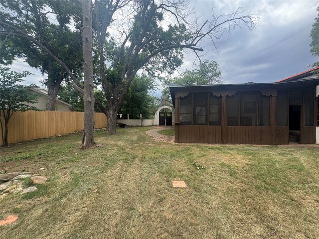 2101 Highland Avenue, Abilene, TX 79605