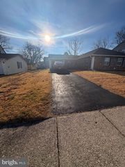 36 MARBORO LN, Willingboro, NJ 08046
