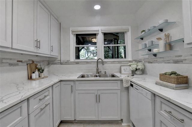 5970 Rachel Ridge, Peachtree Corners, GA 30092