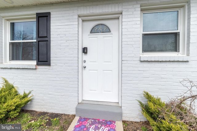 253 LUFF LN, Warminster, PA 18974