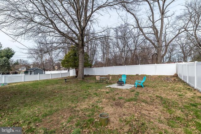 253 LUFF LN, Warminster, PA 18974