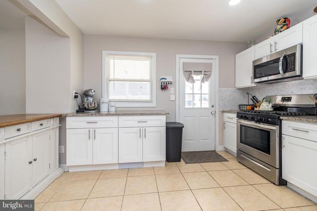 253 LUFF LN, Warminster, PA 18974