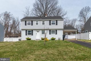 253 LUFF LN, Warminster, PA 18974