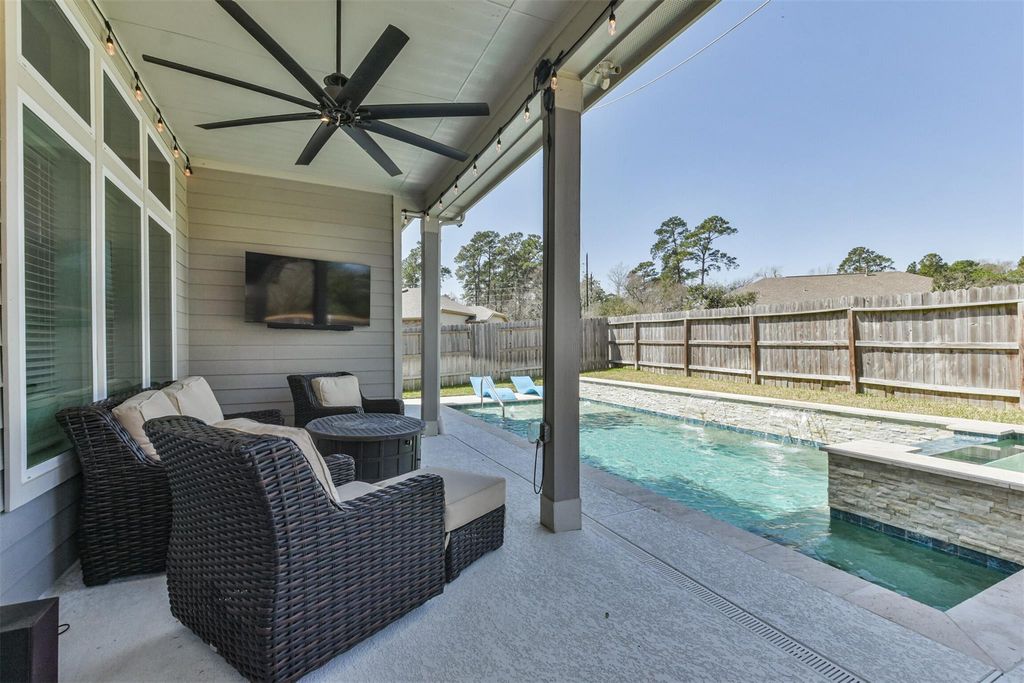8741 Lookout Peak Lane, Magnolia, TX 77354