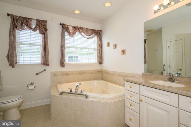 2040 KINGSVIEW RD, Macungie, PA 18062