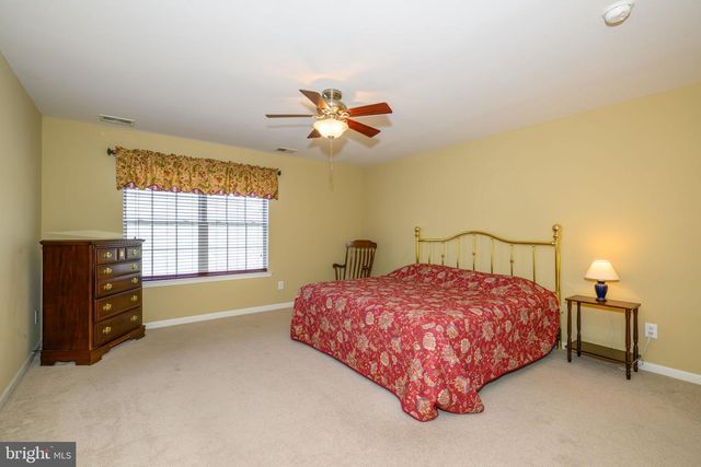 2040 KINGSVIEW RD, Macungie, PA 18062