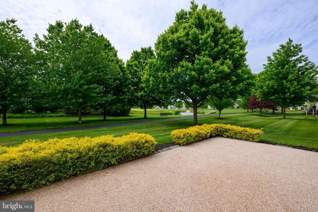 2040 KINGSVIEW RD, Macungie, PA 18062
