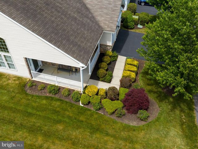 2040 KINGSVIEW RD, Macungie, PA 18062