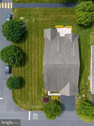 2040 KINGSVIEW RD, Macungie, PA 18062