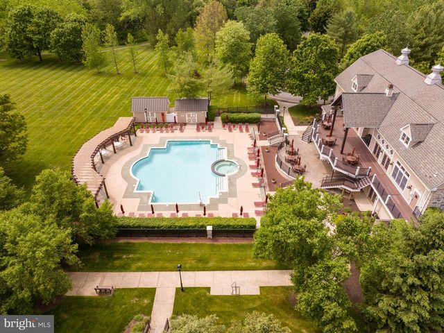 2040 KINGSVIEW RD, Macungie, PA 18062