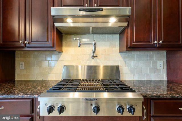 2040 KINGSVIEW RD, Macungie, PA 18062