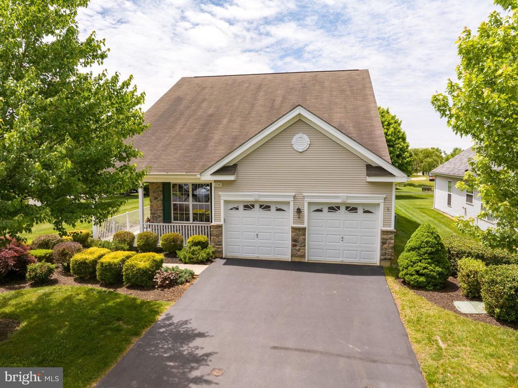 2040 KINGSVIEW RD, Macungie, PA 18062