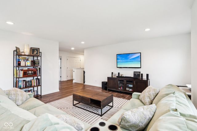 4309 Ironclad Drive, Bargersville, IN 46106