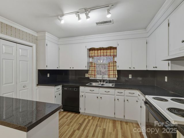 3200 Allenwood Road, Charlotte, NC 28270