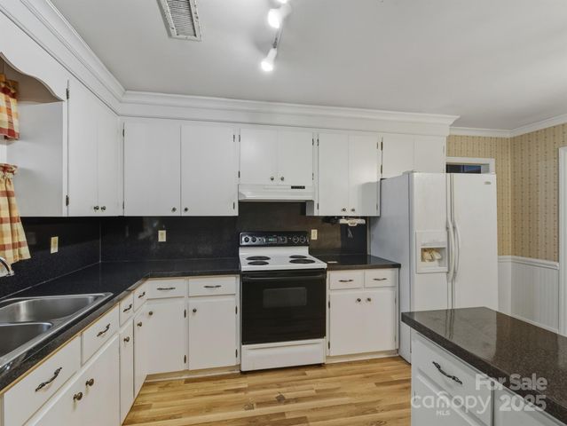 3200 Allenwood Road, Charlotte, NC 28270