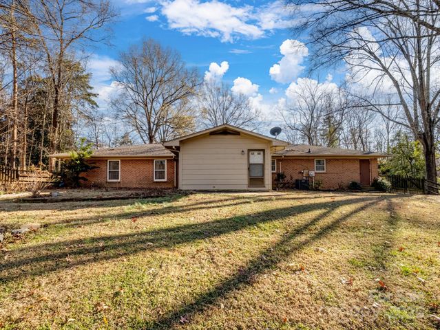 3200 Allenwood Road, Charlotte, NC 28270