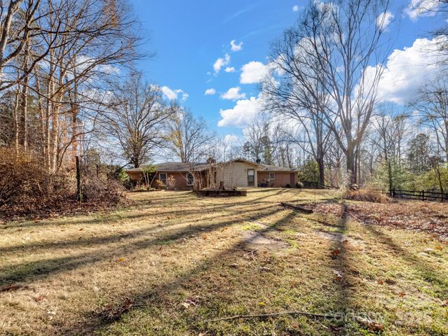 3200 Allenwood Road, Charlotte, NC 28270
