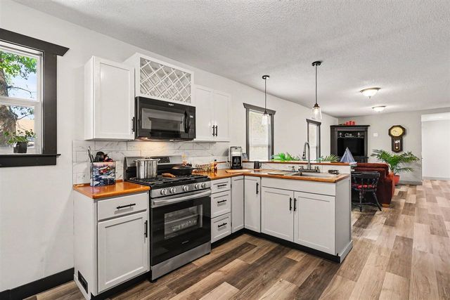 686 Marquette Avenue, Muskegon, MI 49442