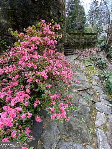 2073 E Roxboro Road NE 2073-A, Brookhaven, GA 30324