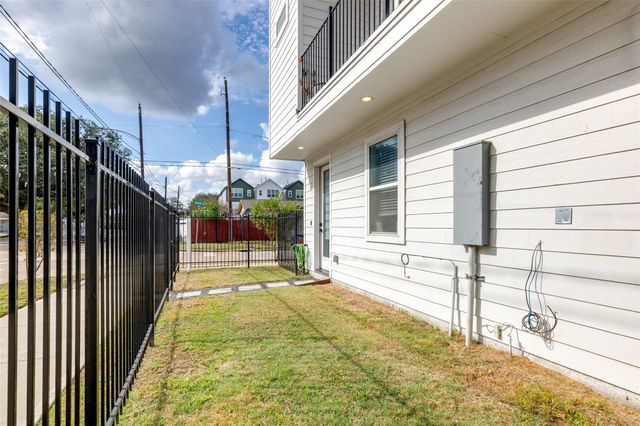 4804 Gano Street C, Houston, TX 77009