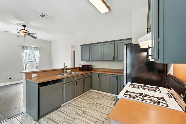 1510 N Carroll Avenue, Dallas, TX 75204