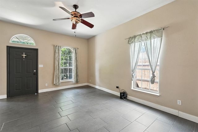 1510 N Carroll Avenue, Dallas, TX 75204