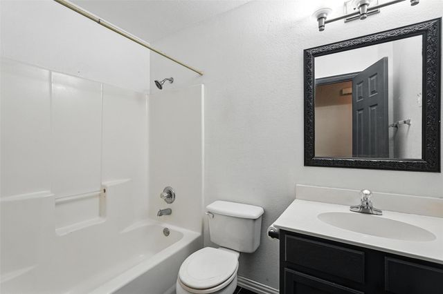 1510 N Carroll Avenue, Dallas, TX 75204