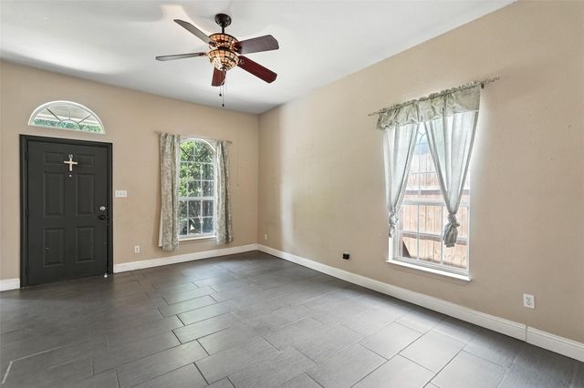 1510 N Carroll Avenue, Dallas, TX 75204