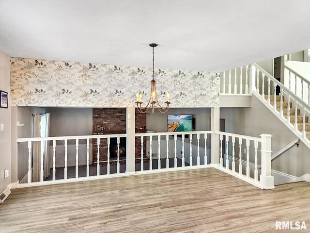 316 PINECREST Drive, Germantown Hills, IL 61548