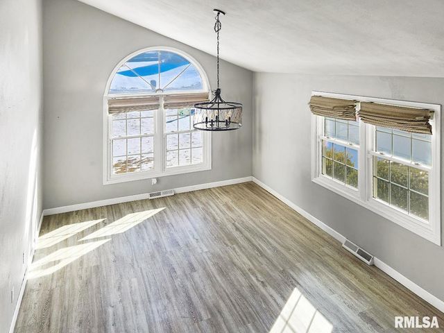 316 PINECREST Drive, Germantown Hills, IL 61548