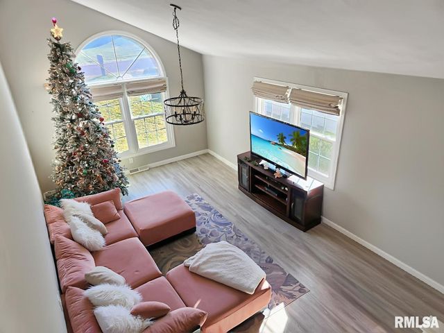 316 PINECREST Drive, Germantown Hills, IL 61548