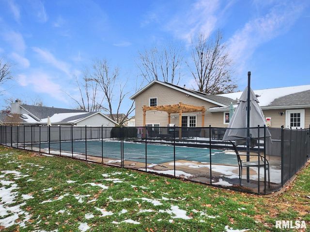 316 PINECREST Drive, Germantown Hills, IL 61548