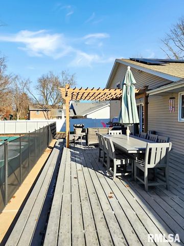 316 PINECREST Drive, Germantown Hills, IL 61548