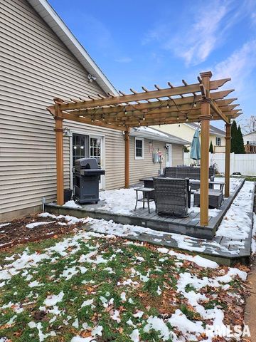 316 PINECREST Drive, Germantown Hills, IL 61548