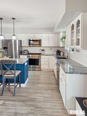 316 PINECREST Drive, Germantown Hills, IL 61548