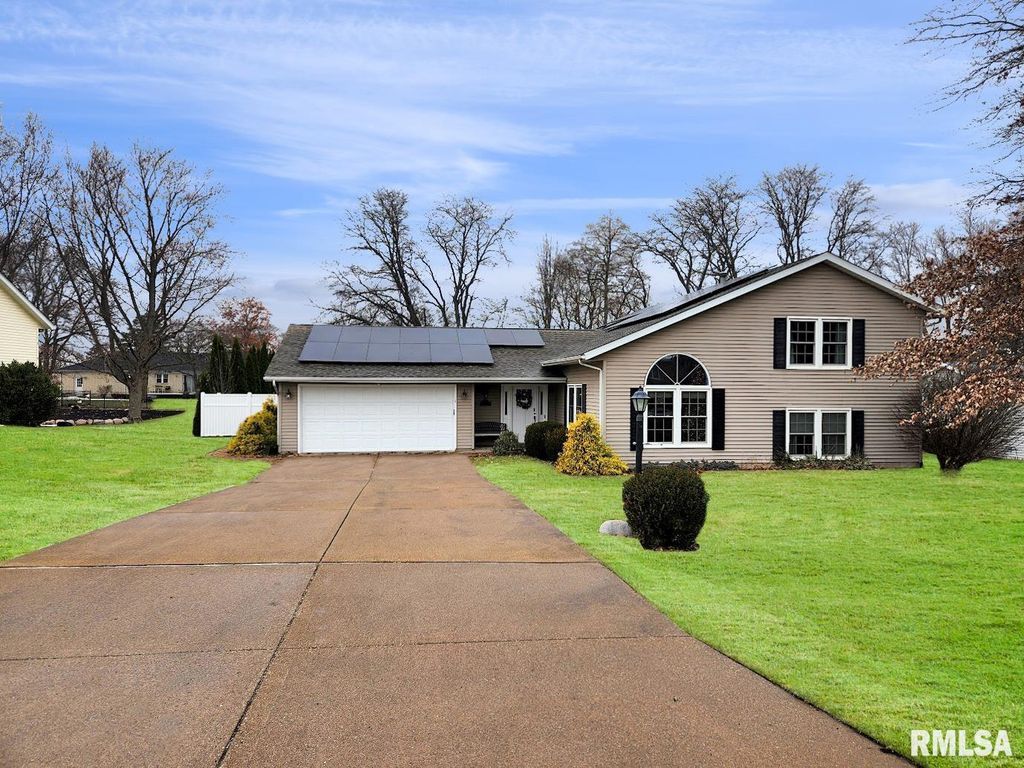 316 PINECREST Drive, Germantown Hills, IL 61548