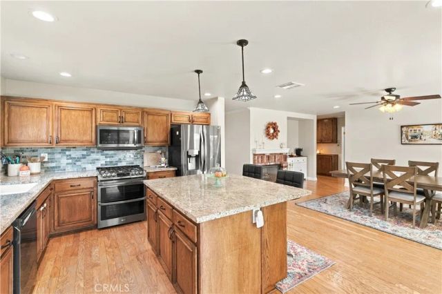 6226 W Avenue J5, Lancaster, CA 93536