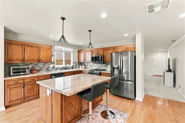 6226 W Avenue J5, Lancaster, CA 93536