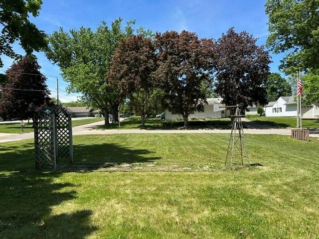 607 9th Street, Charles City, IA 50616